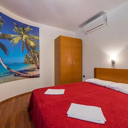 350 Meter Zum Mit Wifi, Klima Apartamento Baška